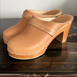 MAGUBA Tan Leather Clog Mules